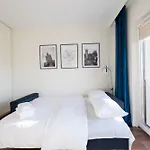 Praga Bliska Glamour By Bookinghost * Varsovia