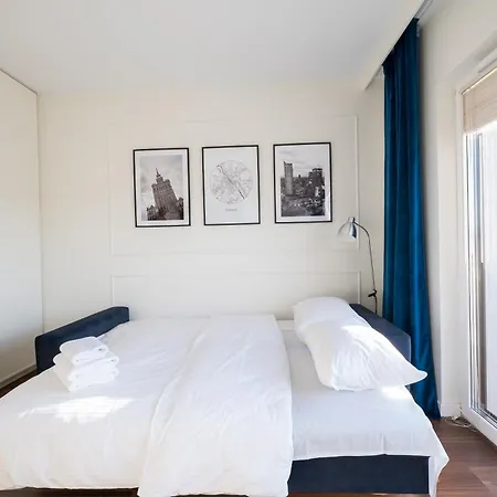 Praga Bliska Glamour By Bookinghost * Varsó